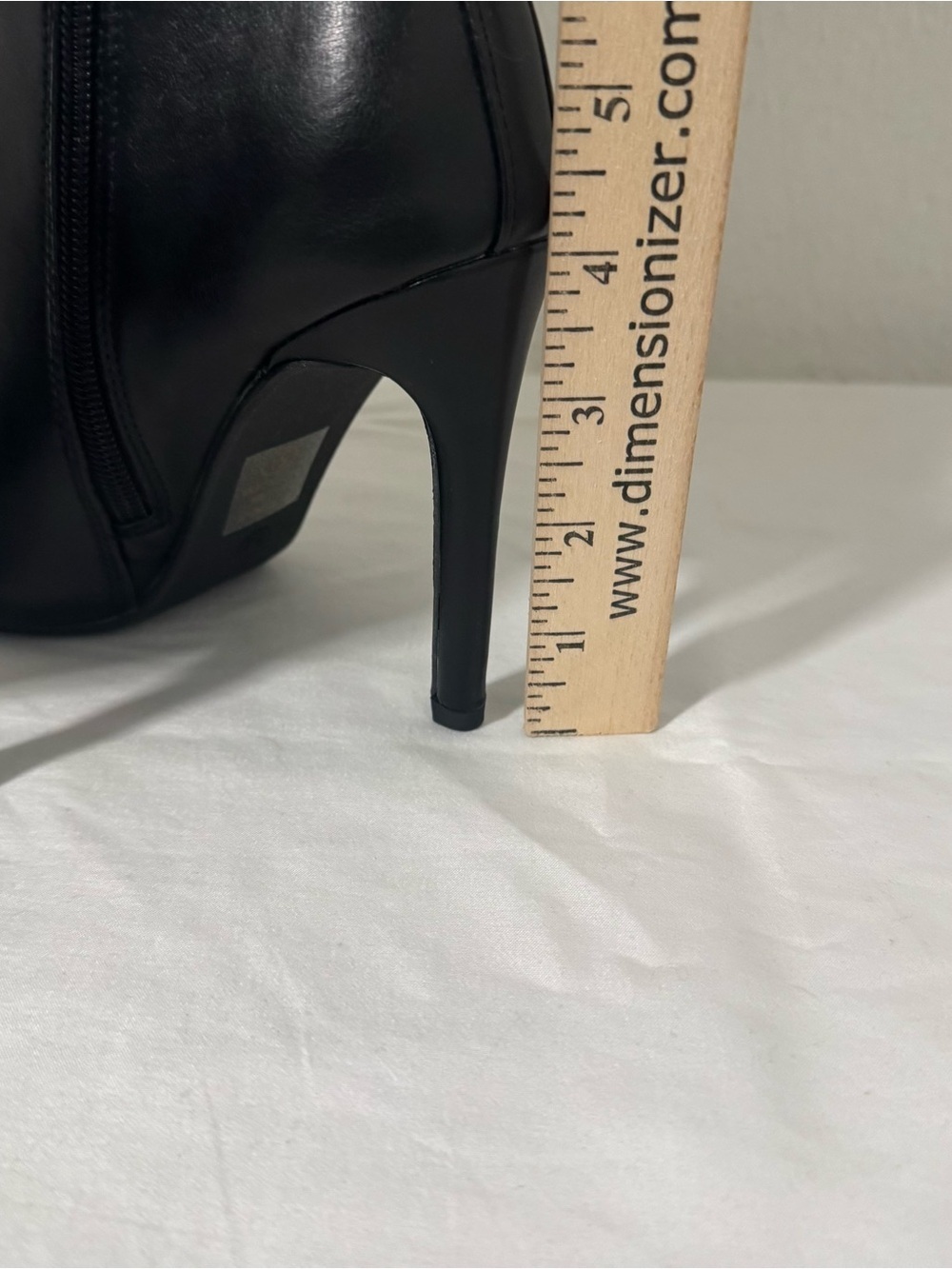 NWOR Women’s Size 5.5 Black Grommet Stud Details Knee-High Stiletto Boots - Picture 3 of 11